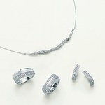 ニナ リッチから、“ある夏の庭”をイメージしたロマンティックな春夏新作ジュエリー｜写真4