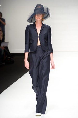 ジャスパーコンラン(Jasper Conran)、2011年春夏コレクション｜写真12