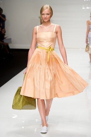 ジャスパーコンラン(Jasper Conran)、2011年春夏コレクション｜写真23