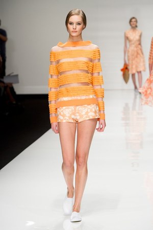 ジャスパーコンラン(Jasper Conran)、2011年春夏コレクション｜写真26