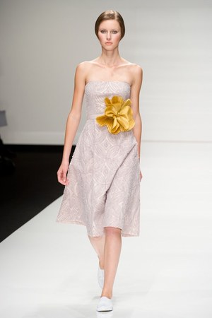 ジャスパーコンラン(Jasper Conran)、2011年春夏コレクション｜写真34