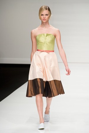 ジャスパーコンラン(Jasper Conran)、2011年春夏コレクション｜写真39