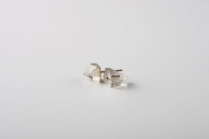 △ EAT　シハラ　ファセットハーフ　ピアス シハラの「ファセット」シリーズ再販売 - クオーツの結晶を