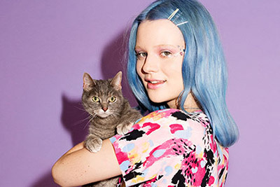 MONKI、春の新作ウェアは“サイバー”がテーマ - キュートな猫のアイテムも