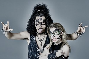 世界的ハードロックバンド Kiss なりきり美容フェイスパック登場 ファッションプレス