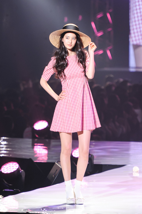 東京ランウェイ 2015SS 1stステージ - マギーら豪華モデル登場！“ラッスンゴレライ”も披露｜写真33