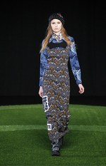 マーク BY マーク ジェイコブス 2015-16年秋冬コレクション - 革命を先導する強い女性｜写真6