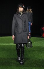 マーク BY マーク ジェイコブス 2015-16年秋冬コレクション - 革命を先導する強い女性｜写真12