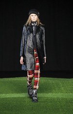 マーク BY マーク ジェイコブス 2015-16年秋冬コレクション - 革命を先導する強い女性｜写真16