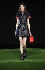 マーク BY マーク ジェイコブス 2015-16年秋冬コレクション - 革命を先導する強い女性｜写真22