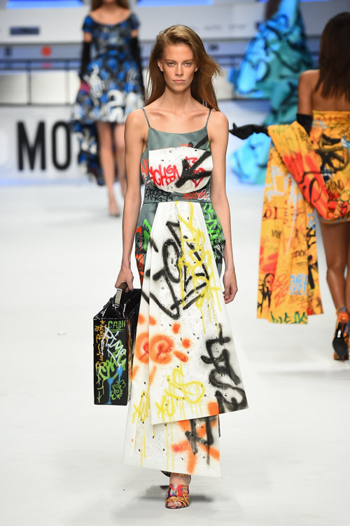 モスキーノ(MOSCHINO) 2015-16年秋冬ウィメンズコレクション  - 写真132