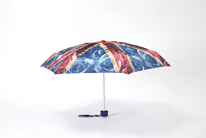 英国王室御用達傘フルトン - 可愛い水玉やユニオンジャック柄の折り畳み傘など | 写真