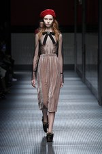 グッチ 2015-16年秋冬ウィメンズコレクション - ノスタルジックな音色が奏でるコンテンポラリー｜写真17