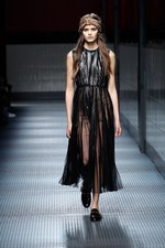 グッチ 2015-16年秋冬ウィメンズコレクション - ノスタルジックな音色が奏でるコンテンポラリー｜写真25