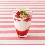 アフタヌーンティー・ティールームに限定デザートドリンク - 苺のショートケーキなどをイメージ｜写真2