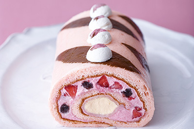 パティスリー キハチ「桜のクリームロール」