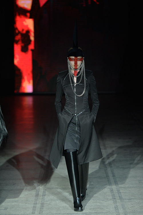 ガレス ピュー(Gareth Pugh) 2015-16年秋冬ウィメンズコレクション  - 写真5