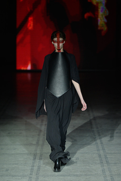 ガレス ピュー(Gareth Pugh) 2015-16年秋冬ウィメンズコレクション  - 写真17