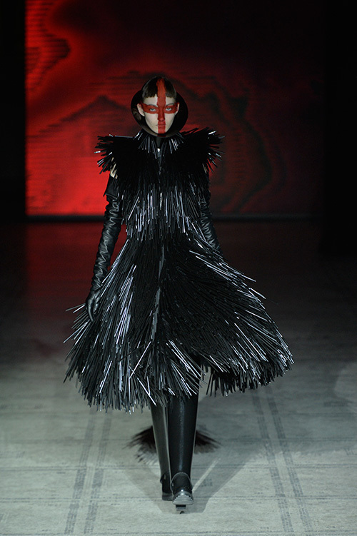 ガレス ピュー(Gareth Pugh) 2015-16年秋冬ウィメンズコレクション  - 写真33