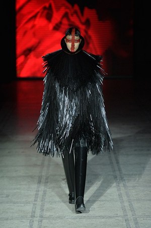 ガレス ピュー(Gareth Pugh) 2015-16年秋冬ウィメンズコレクション シルエット - 写真9