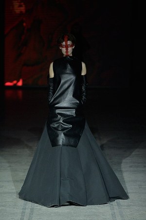 ガレス ピュー(Gareth Pugh) 2015-16年秋冬ウィメンズコレクション シルエット - 写真14