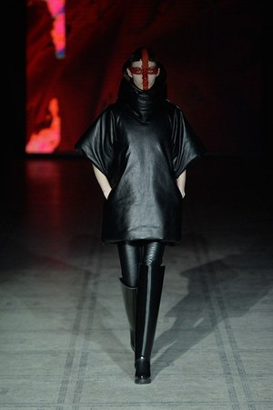 ガレス ピュー(Gareth Pugh) 2015-16年秋冬ウィメンズコレクション シルエット - 写真15