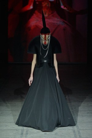 ガレス ピュー(Gareth Pugh) 2015-16年秋冬ウィメンズコレクション シルエット - 写真20