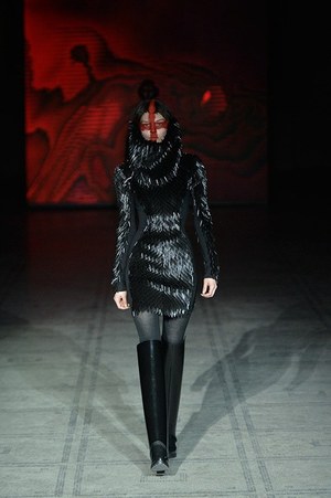 ガレス ピュー(Gareth Pugh) 2015-16年秋冬ウィメンズコレクション シルエット - 写真30