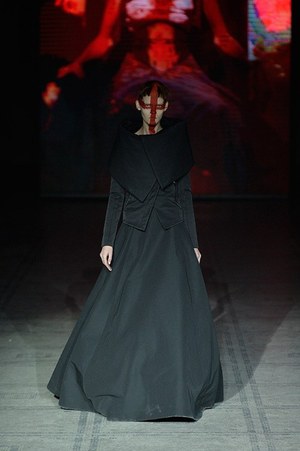 ガレス ピュー(Gareth Pugh) 2015-16年秋冬ウィメンズコレクション シルエット - 写真34