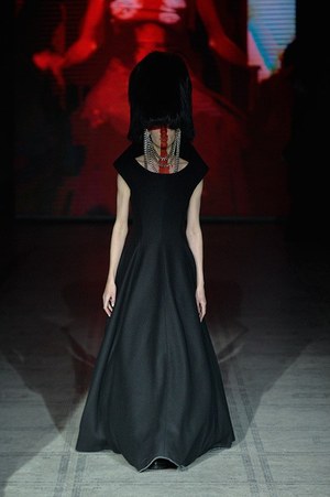 ガレス ピュー(Gareth Pugh) 2015-16年秋冬ウィメンズコレクション シルエット - 写真36