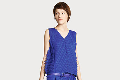 プリーツ プリーズ イッセイ ミヤケのエネルギッシュな新作 - 中東の建築やドラゴンがイメージに