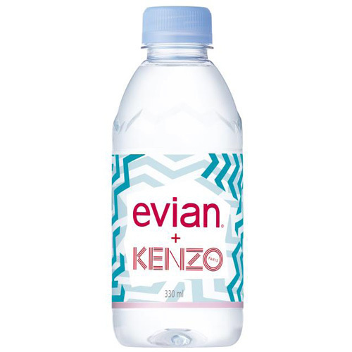 「evian×KENZO」の遊び心あふれる限定ボトルが登場 | 写真