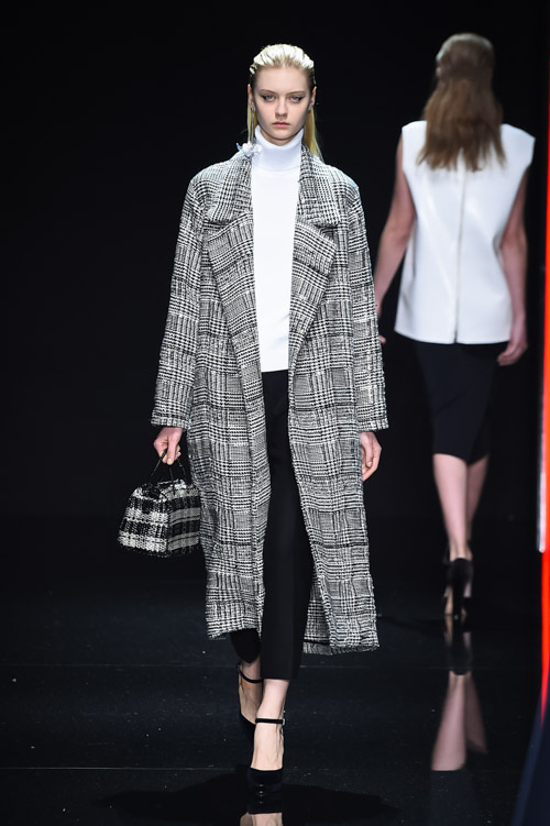 アンテプリマ 2015-16年秋冬コレクション - ロマンティックに、時々アヴァンギャルドに | 写真
