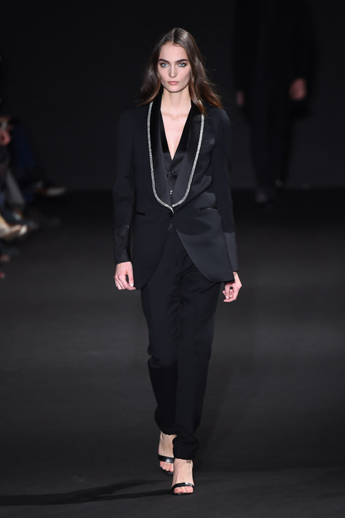 コスチューム ナショナル 2015-16年秋冬コレクション - 深夜0時はミニマルなロックの色 | 写真