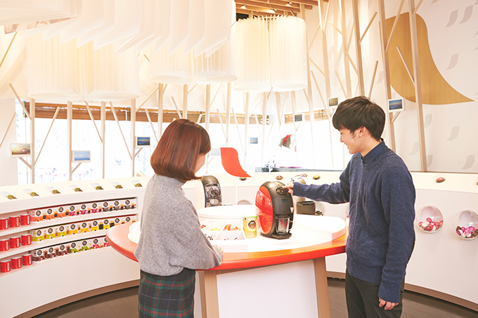 「カフェ ネスカフェ 原宿」リニューアルオープン、五感で楽しむ“体験型”カフェ｜写真4