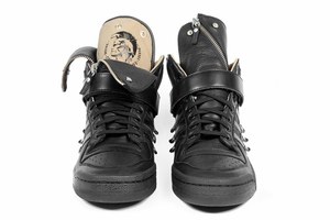 w300_diesel_adidas_02.jpg