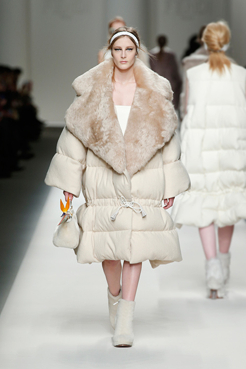 フェンディ(FENDI) 2015-16年秋冬ウィメンズコレクション  - 写真49