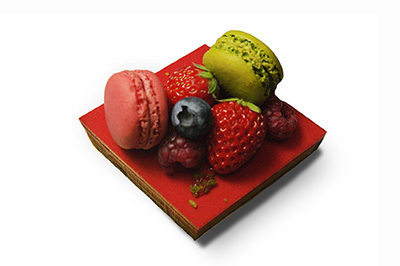 サダハル・アオキから、苺ムース＆ピスタチオクリームのひな祭限定ケーキ発売