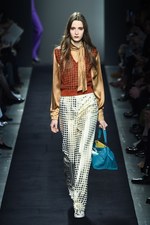 ボッテガ・ヴェネタ 2015-16年秋冬コレクション - 視覚での遊び、想像力を掻き立てる色彩｜写真3