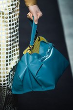 ボッテガ・ヴェネタ 2015-16年秋冬コレクション - 視覚での遊び、想像力を掻き立てる色彩｜写真4