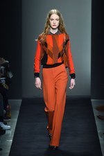 ボッテガ・ヴェネタ 2015-16年秋冬コレクション - 視覚での遊び、想像力を掻き立てる色彩｜写真22