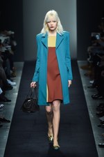 ボッテガ・ヴェネタ 2015-16年秋冬コレクション - 視覚での遊び、想像力を掻き立てる色彩｜写真30