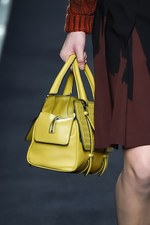 ボッテガ・ヴェネタ 2015-16年秋冬コレクション - 視覚での遊び、想像力を掻き立てる色彩｜写真35