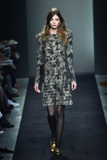 ボッテガ・ヴェネタ 2015-16年秋冬コレクション - 視覚での遊び、想像力を掻き立てる色彩｜写真40