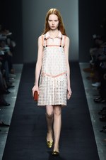 ボッテガ・ヴェネタ 2015-16年秋冬コレクション - 視覚での遊び、想像力を掻き立てる色彩｜写真51