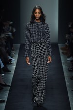 ボッテガ・ヴェネタ 2015-16年秋冬コレクション - 視覚での遊び、想像力を掻き立てる色彩｜写真58