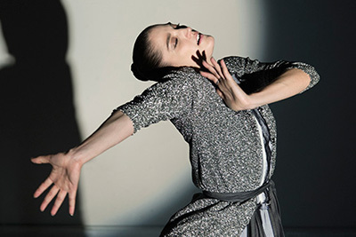 ボッテガ・ヴェネタが、ライゾマティクスの真鍋大度とコラボ - 15年春夏のインスタレーションを銀座で