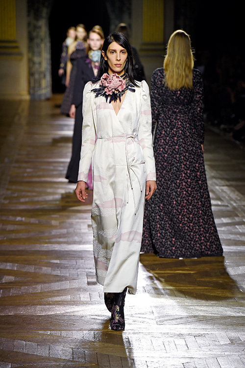 ドリス ヴァン ノッテン(DRIES VAN NOTEN) 2015-16年秋冬ウィメンズコレクション  - 写真54