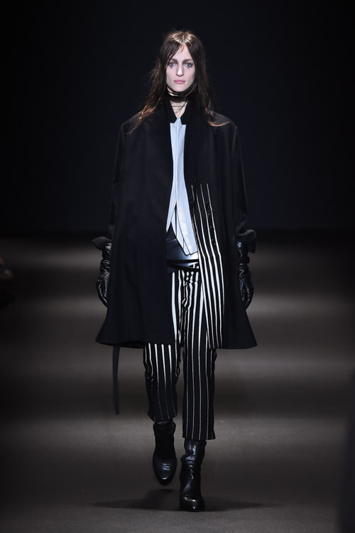 アン ドゥムルメステール(ANN DEMEULEMEESTER) 2015-16年秋冬ウィメンズコレクション  - 写真1