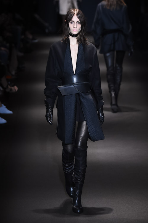 アン ドゥムルメステール(ANN DEMEULEMEESTER) 2015-16年秋冬ウィメンズコレクション  - 写真20